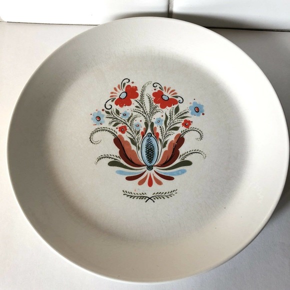 Set of 2 Johnson Brothers Berggren 8" Plates Folk Art Flowers Swedish Design - Picture 2 of 12